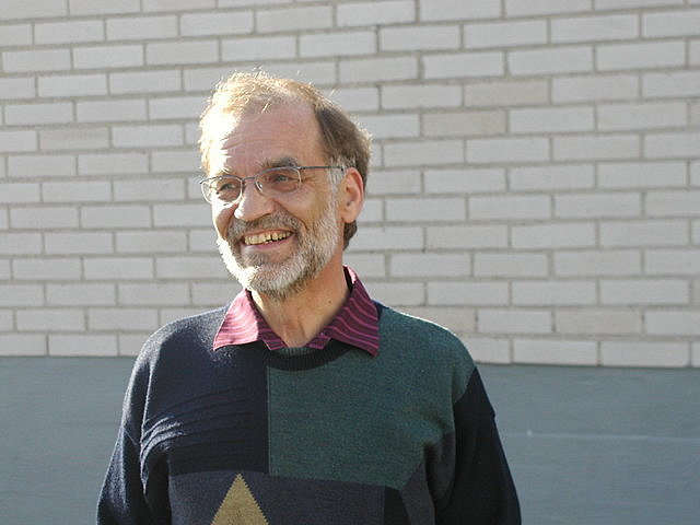 Luokanvalvoja, matematiikan ja fysiikan opettaja Pekka PalomÃ¤ki