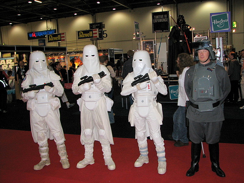 Snowtroopers and General Veers
