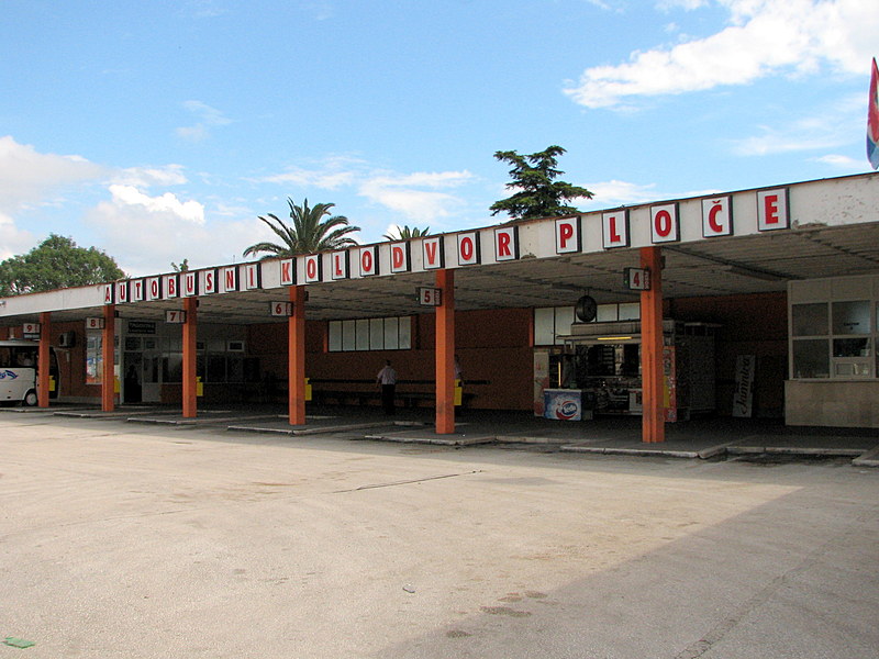 Ploce bus station